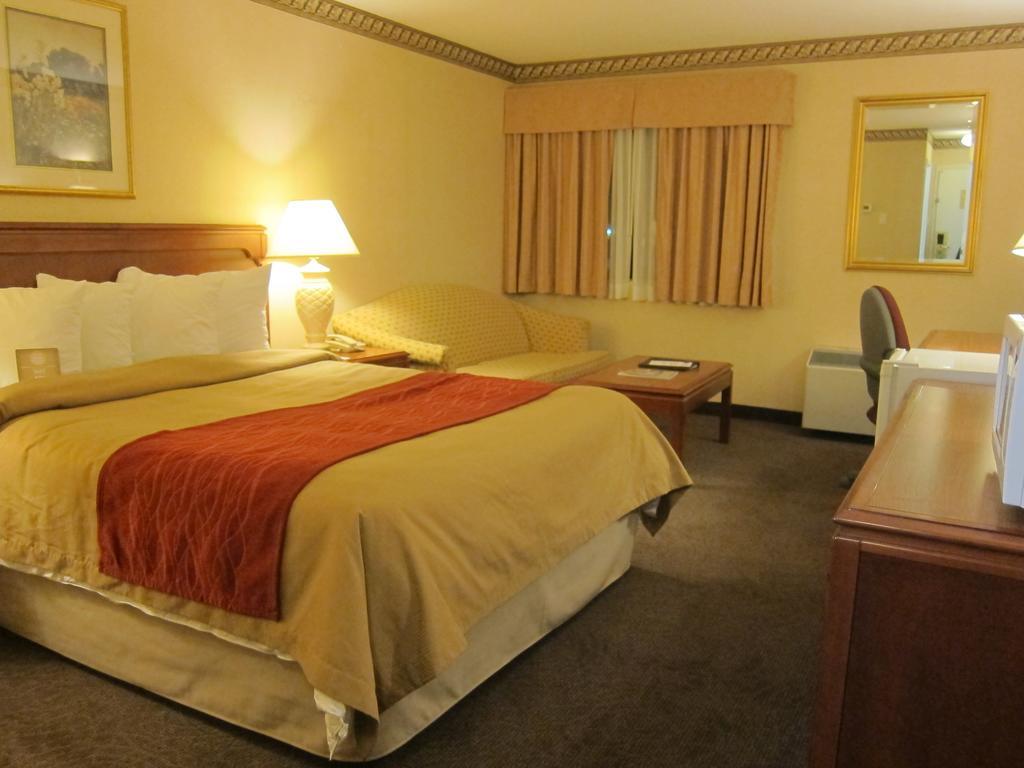 Comfort Inn Meadowvale ミシサガ エクステリア 写真